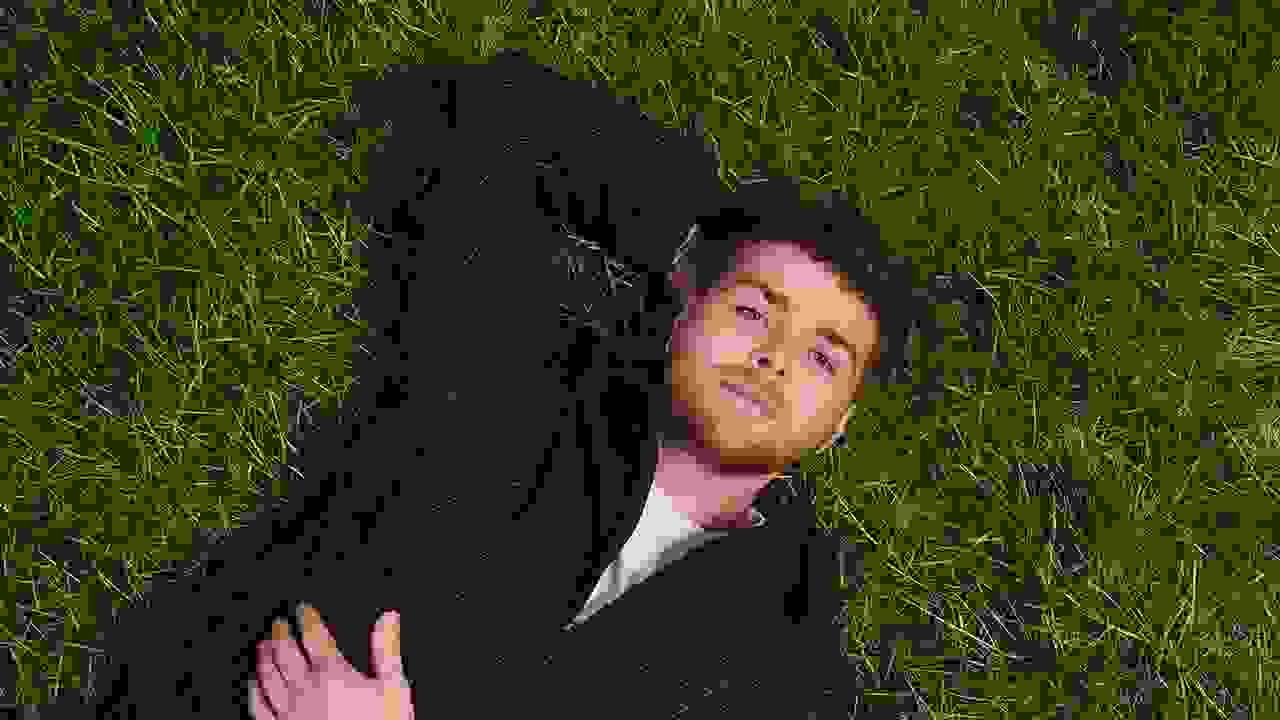 Alex Warren is bringing his Finding Family on the Road tour to Singapore-image