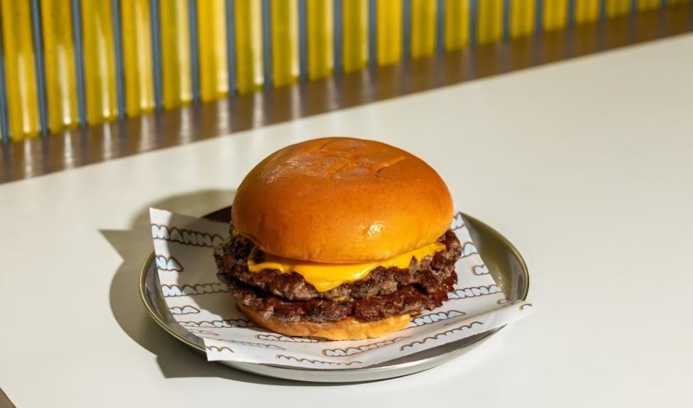Manna Riyadh Brings London’s Cult Smash Burgers to Saudi Arabia
